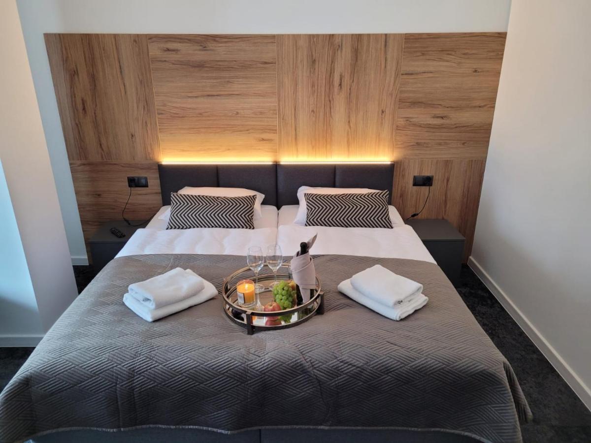 Good Sleep Bed & Breakfast Kolonowskie ภายนอก รูปภาพ